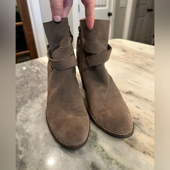 EUC Sam Edelman Morris Suede Block Heel Bootie Size 8 - Picture 2 of 10